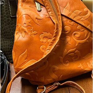 Side backpack purse like new